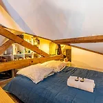 شقة Guestready - Charming With Mezzanine